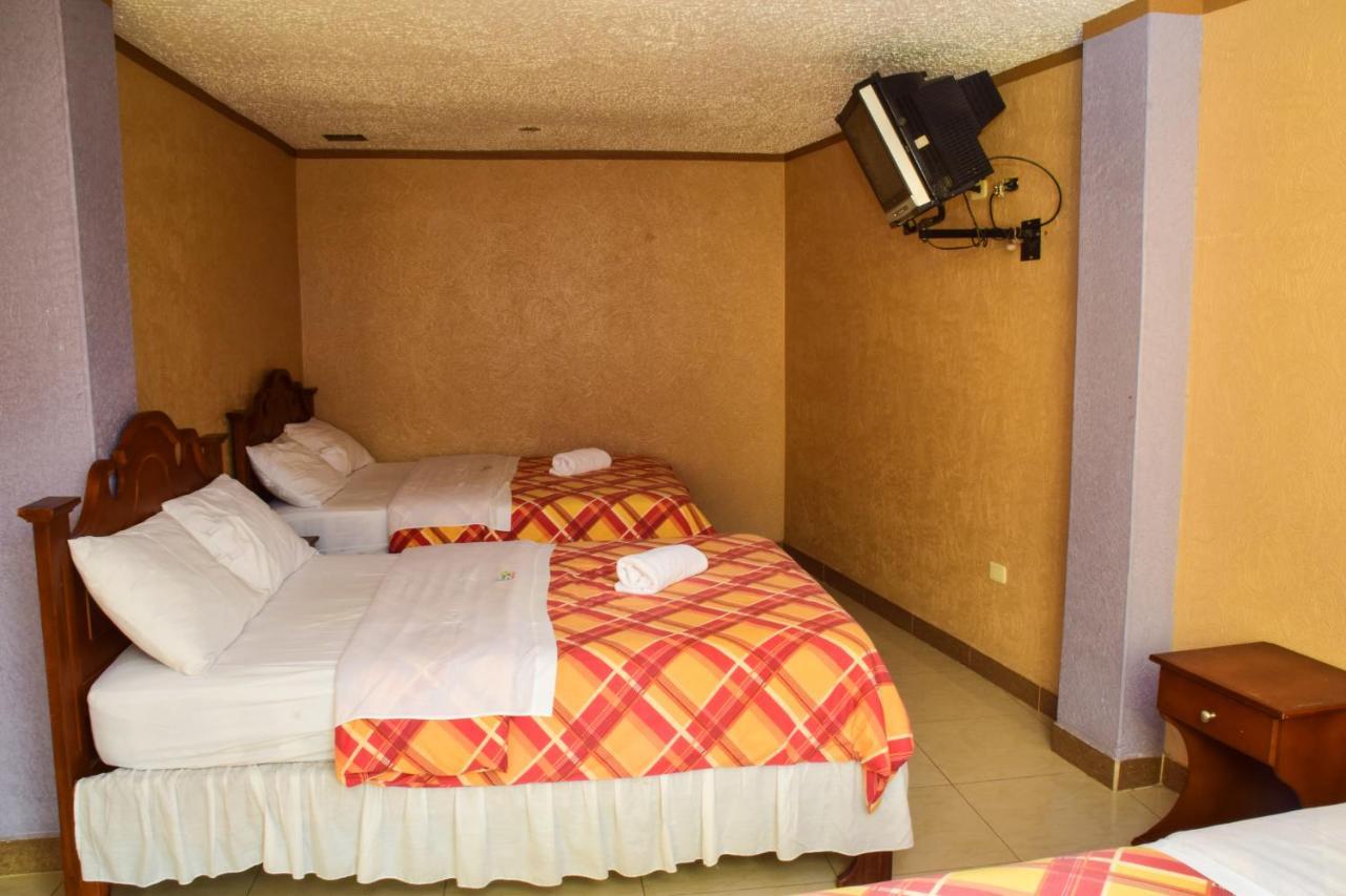 Hotel Puerta Del Sol Baños Exteriér fotografie