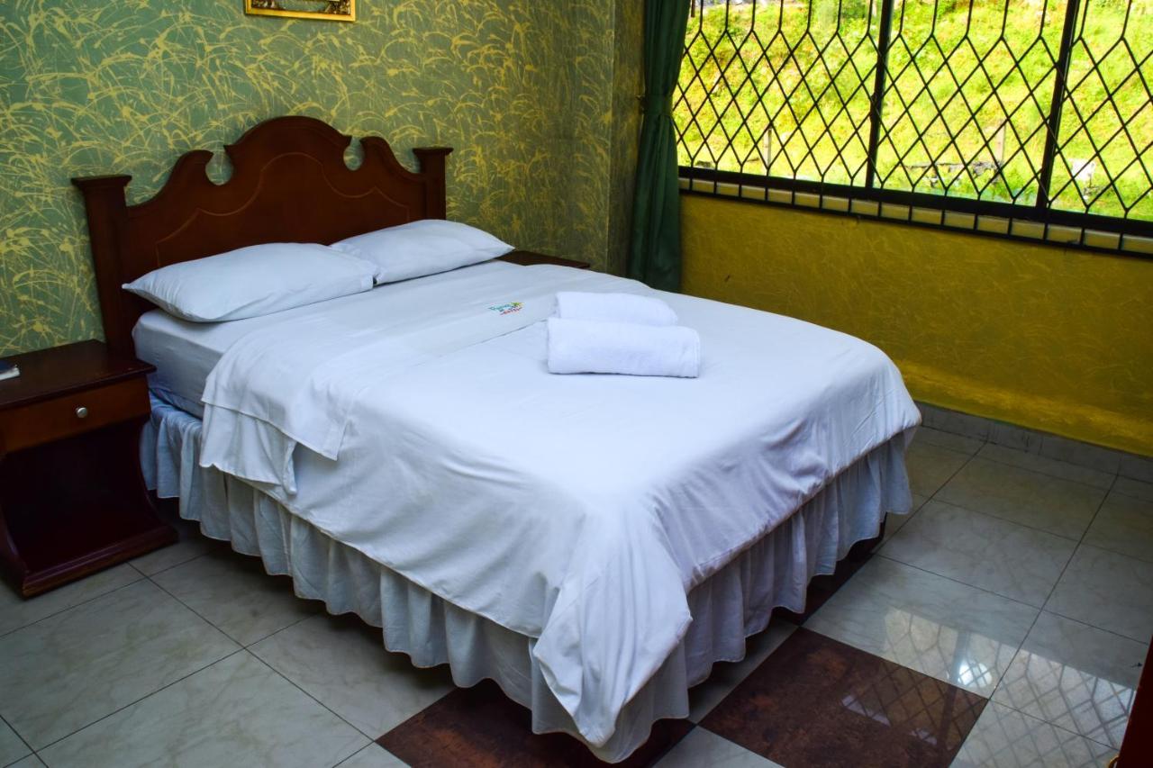 Hotel Puerta Del Sol Baños Exteriér fotografie