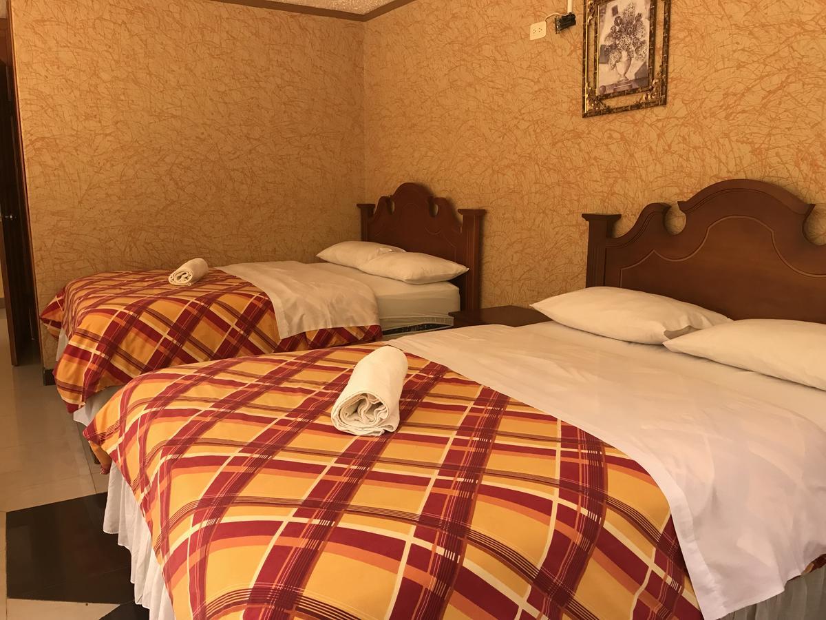 Hotel Puerta Del Sol Baños Exteriér fotografie