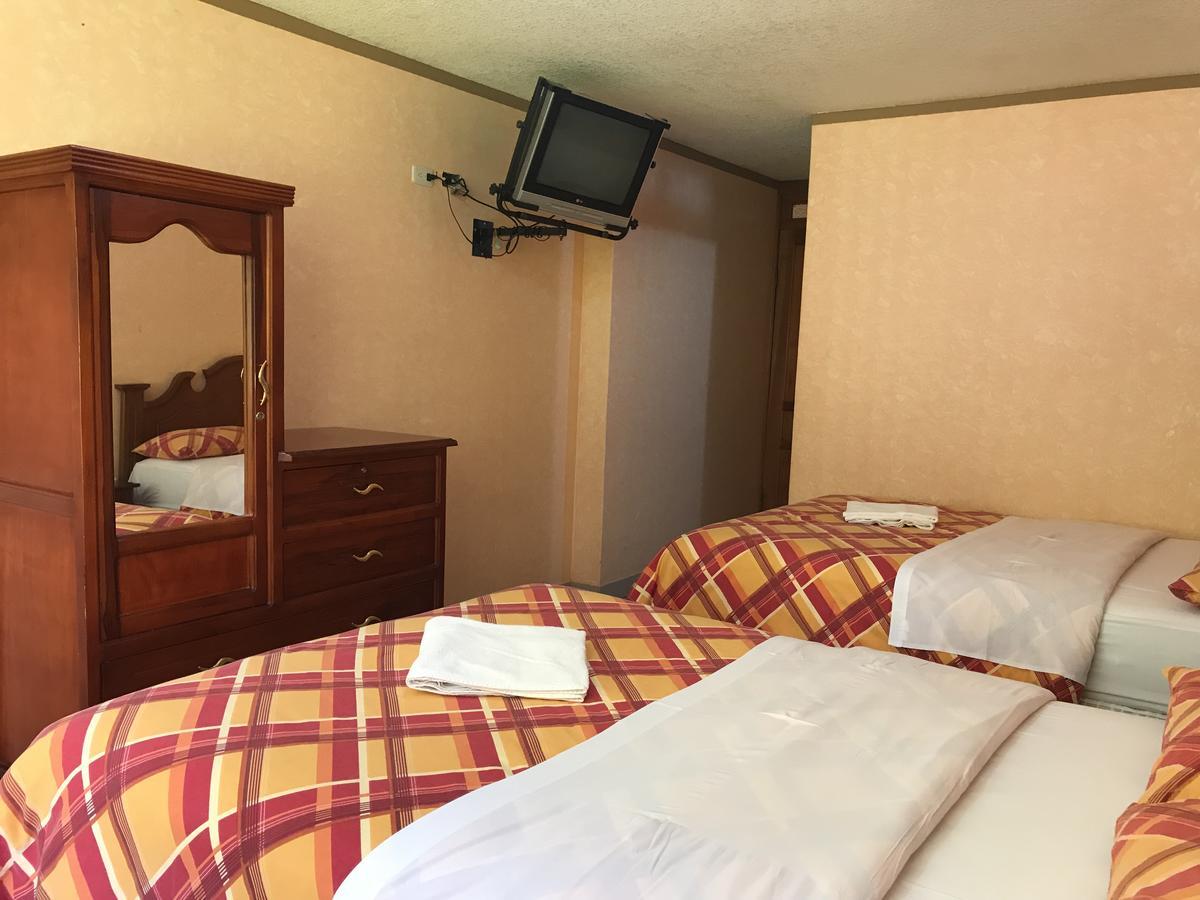 Hotel Puerta Del Sol Baños Exteriér fotografie